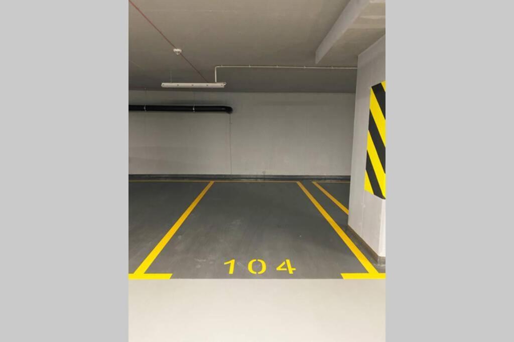 Exclusive 2Br! Apartment Near City Center +Netflix Warszawa Eksteriør bilde