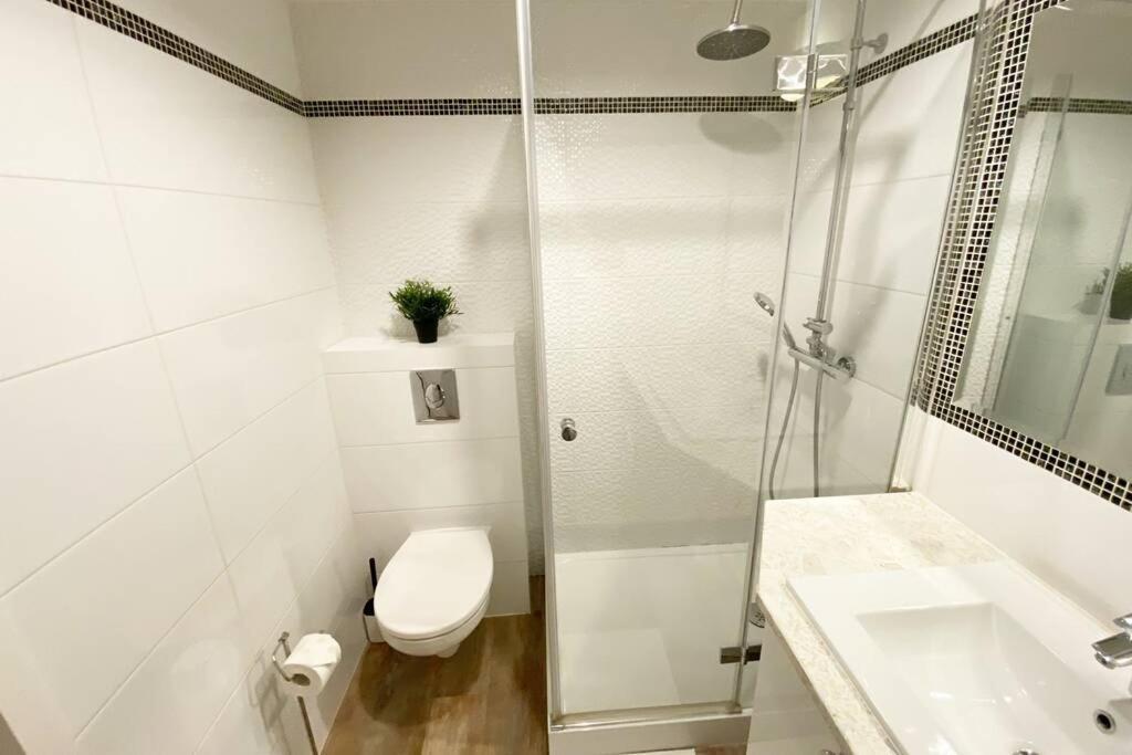 Exclusive 2Br! Apartment Near City Center +Netflix Warszawa Eksteriør bilde