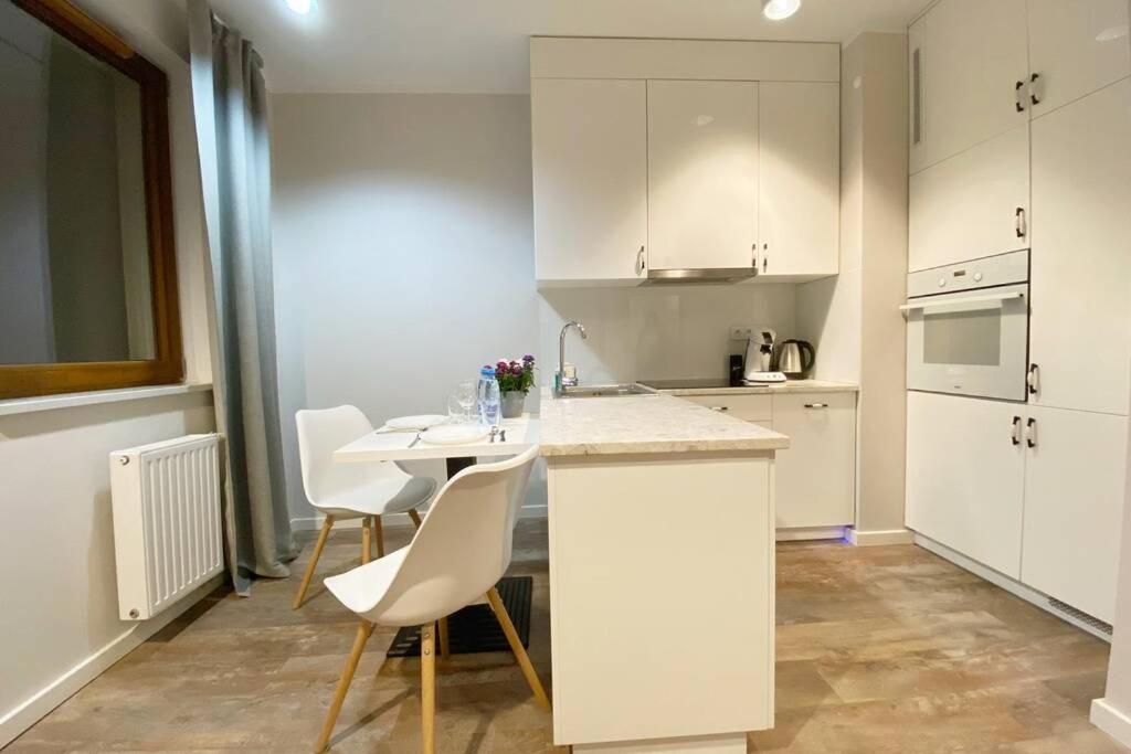 Exclusive 2Br! Apartment Near City Center +Netflix Warszawa Eksteriør bilde